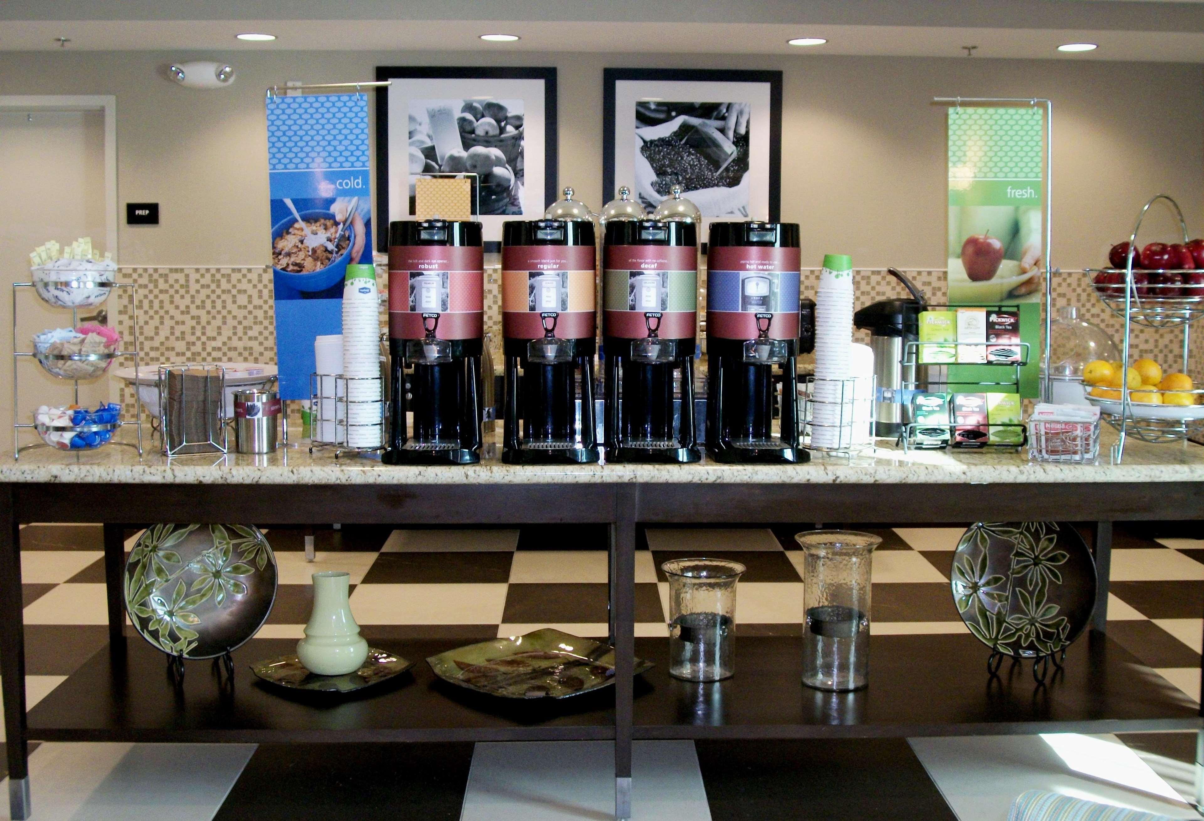 Hampton Inn & Suites Manteca Restaurant photo