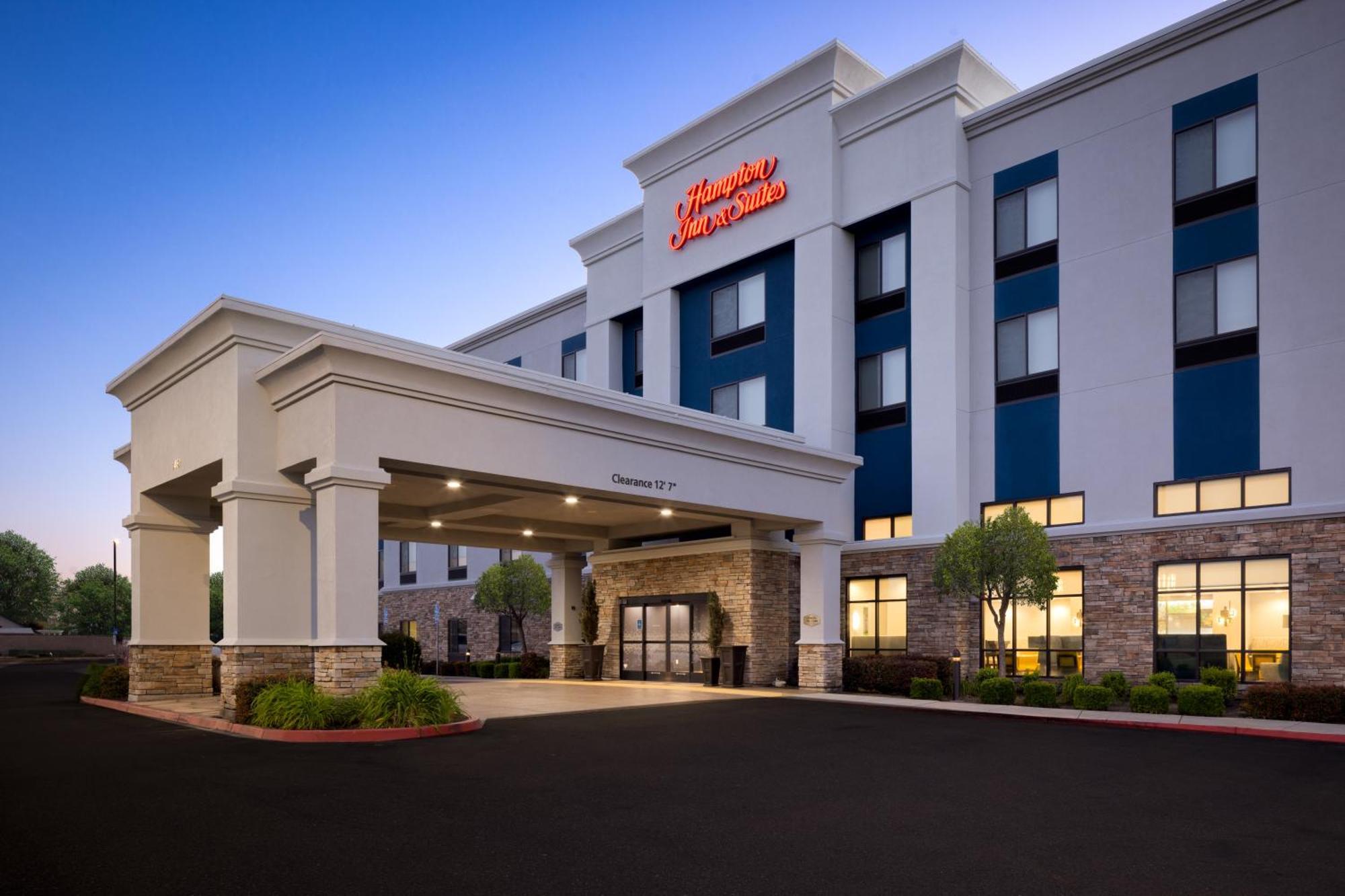 Hampton Inn & Suites Manteca Exterior photo