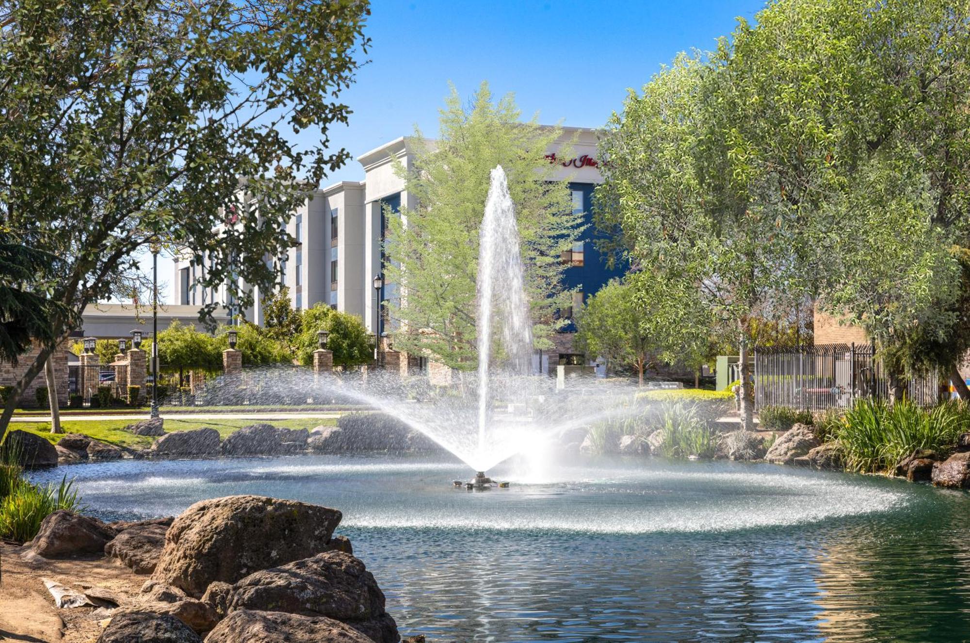 Hampton Inn & Suites Manteca Exterior photo